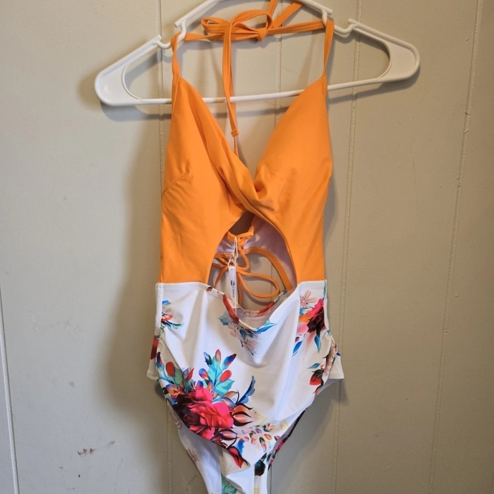 CupShe One Piece Swimsuit Size Small Orange/Flowers New With Tags
